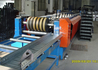 100-600機械PLCの制御システムXY150-600を形作るケーブル・トレー ロール