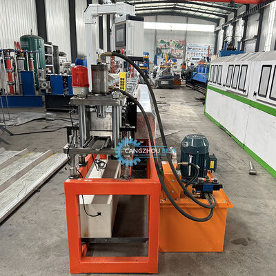 頑丈な工業用鋼圧延ドア製造機