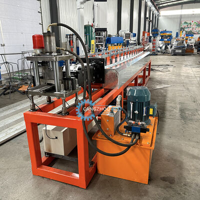 頑丈な工業用鋼圧延ドア製造機