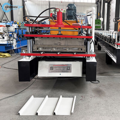 South Africa Clip Lock Roofing Sheet Roll Forming Machine