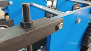 鋼の角型ロール形作機